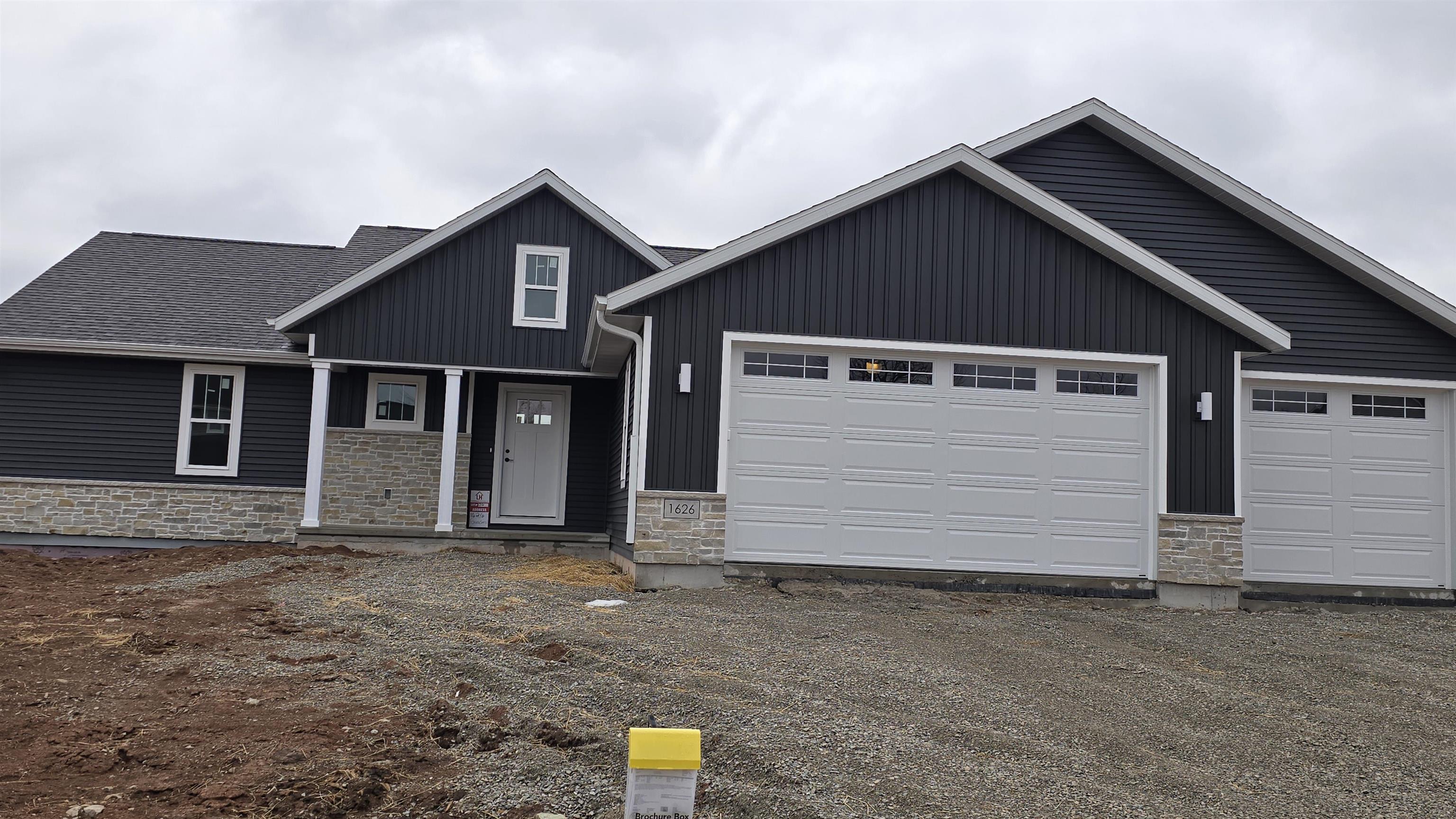 2201 East Resunga Court Appleton, WI 54915 - Photo 1 of 1 Gallery Image 1