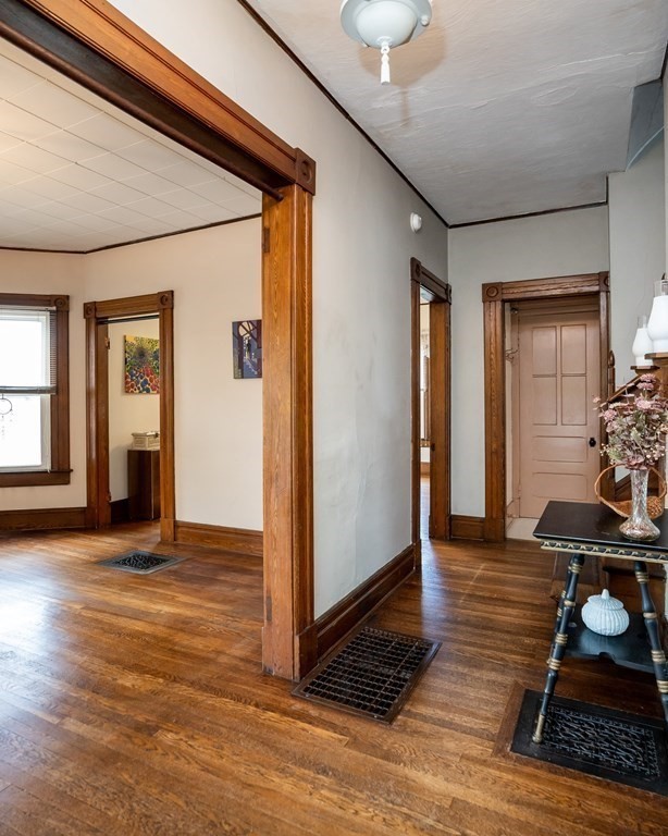98 Yale Street Springfield, MA 01109 - Photo 7 of 33 Gallery Image 7