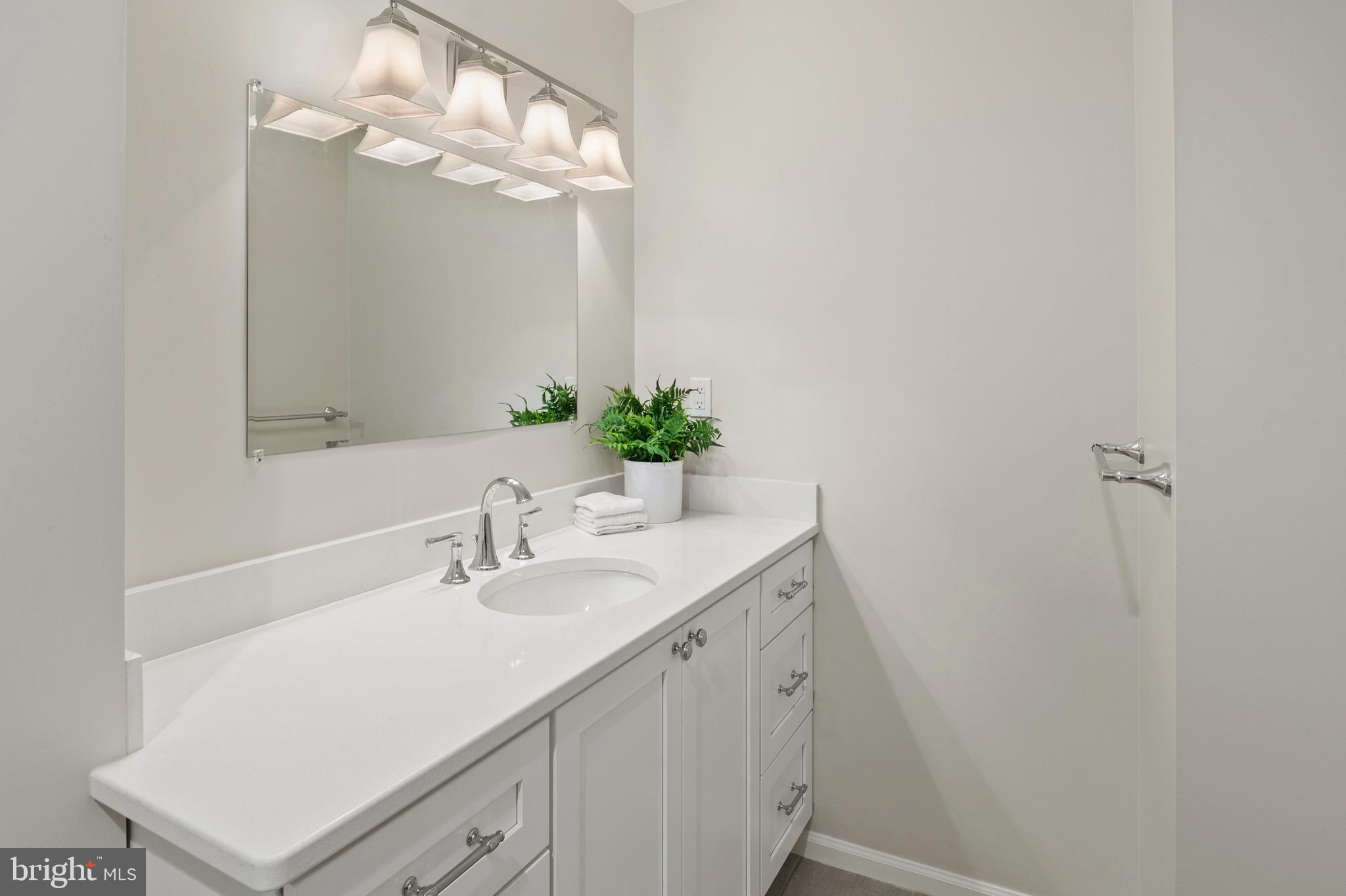 5253 Eliots Oak Road Columbia, MD 21044 - Photo 32 of 46 Bathroom 2 Vanity
