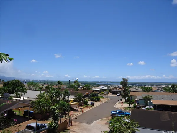 $3,300 | 94-500 Kuahui Street, Waipahu, HI 96797