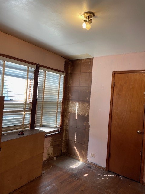 3530 Carrolleton Street Corpus Christi, TX 78411 - Photo 10 of 16 an empty room with windows