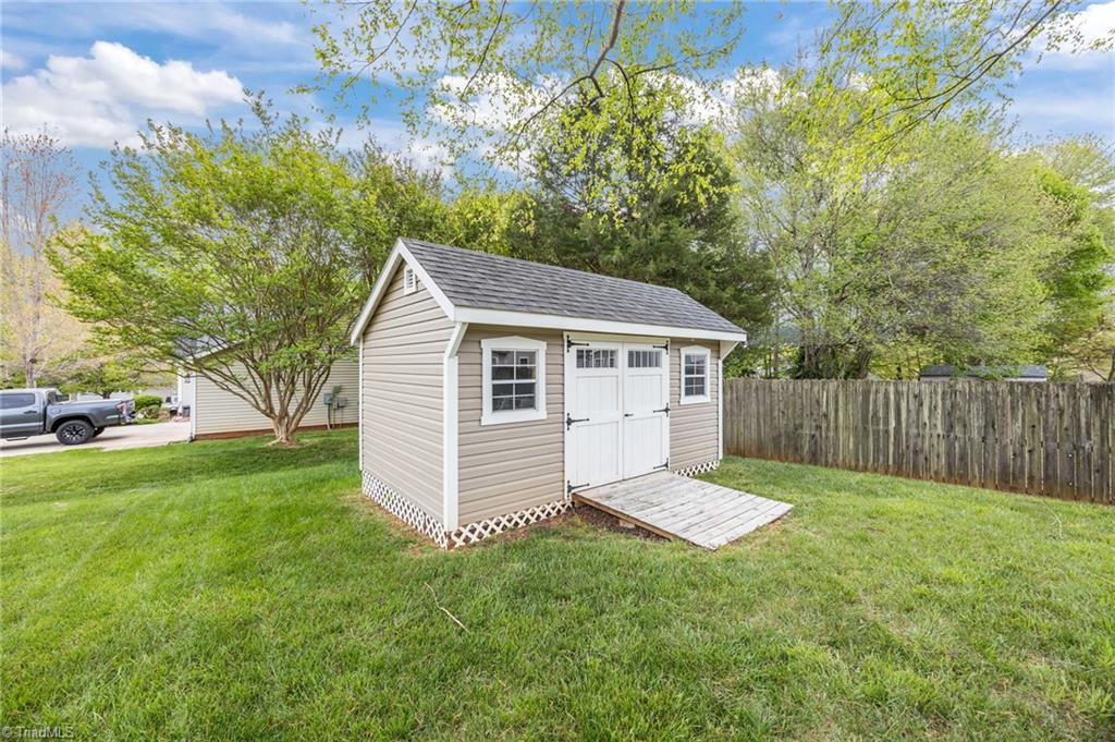 5306 Willow Ridge Drive Summerfield, NC 27358 - Photo 33 of 46