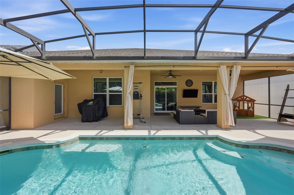 979 Counts Crest Circle Apopka, FL 32712 - Photo 22 of 48 a view of an house with porch