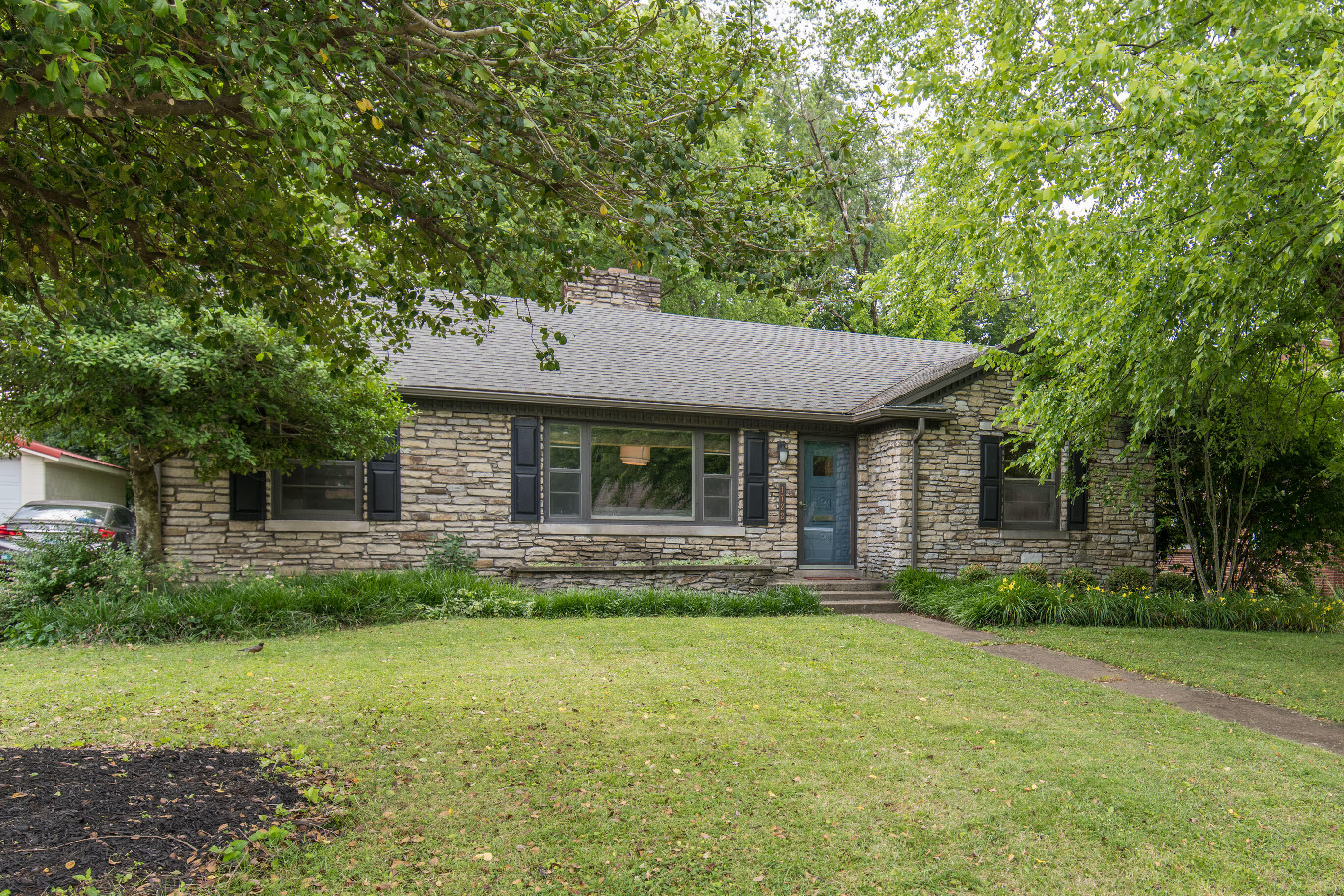 1722 Beacon Hill Road Lexington, KY 40504 - Photo 1 of 21 20220606-1722-Beacon-Hill-Rd-matyoke-rea
