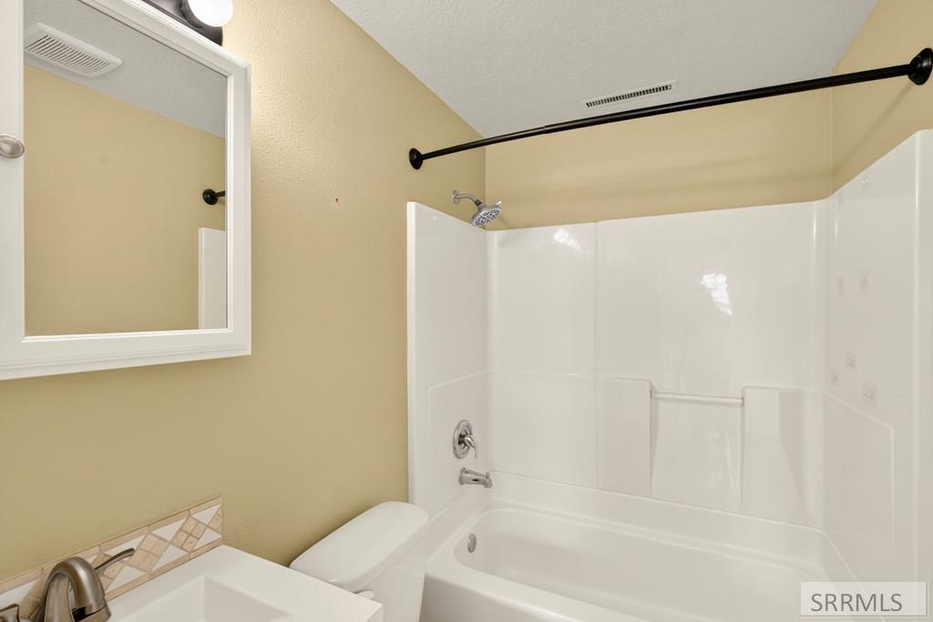 730 Balsam Street Pocatello, ID 83201 - Photo 26 of 37 Bathroom