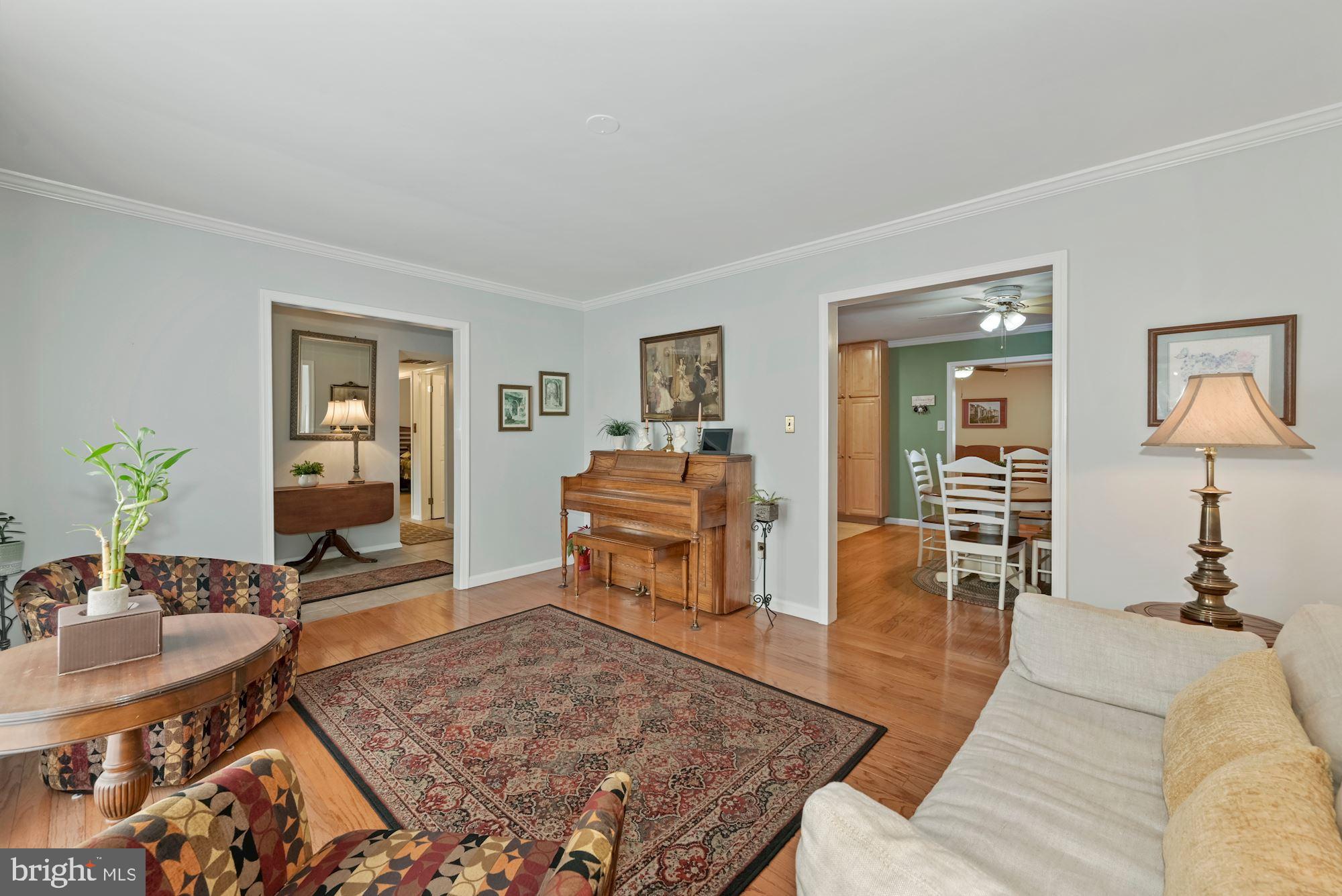 203 Paddock Way Delran, NJ 08075 - Photo 9 of 30 Living Room