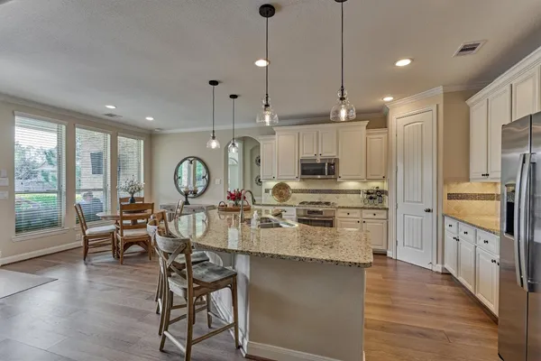 $725,000 | 128 Shane Street, Montgomery, TX 77316