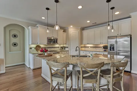 $725,000 | 128 Shane Street, Montgomery, TX 77316