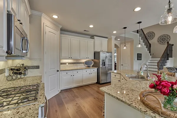 $725,000 | 128 Shane Street, Montgomery, TX 77316