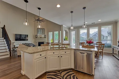 $725,000 | 128 Shane Street, Montgomery, TX 77316