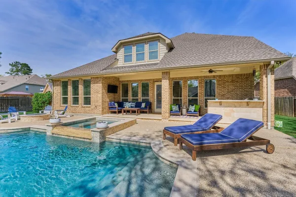 $725,000 | 128 Shane Street, Montgomery, TX 77316