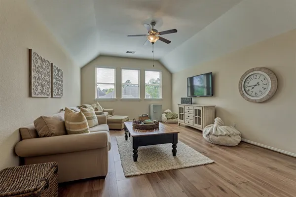 $725,000 | 128 Shane Street, Montgomery, TX 77316