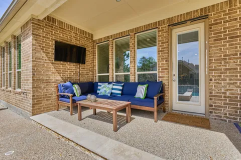 $725,000 | 128 Shane Street, Montgomery, TX 77316