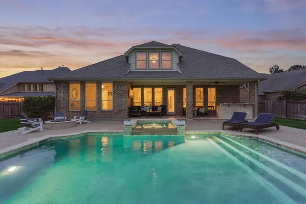 $725,000 | 128 Shane Street, Montgomery, TX 77316