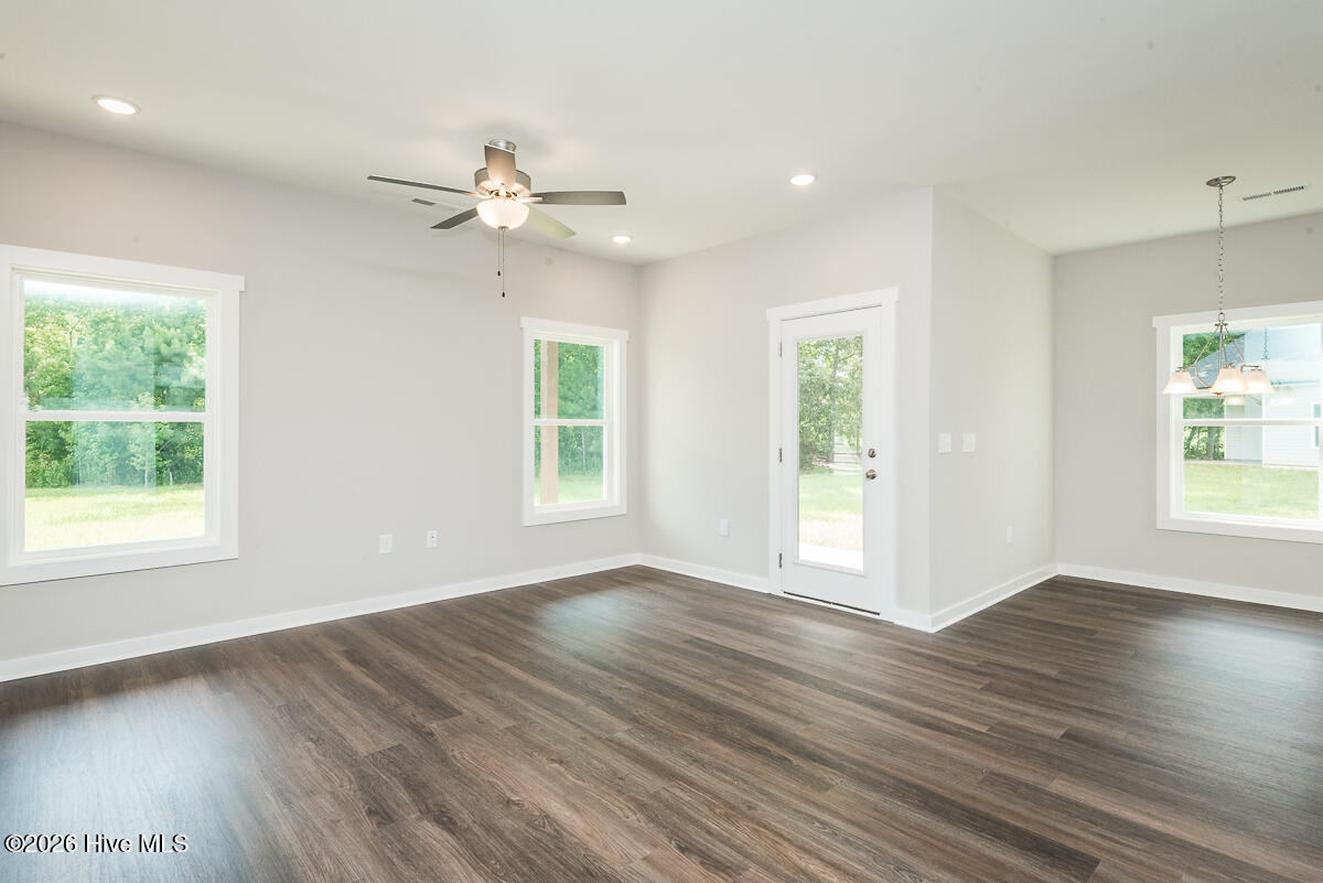 107 Chester Place Pikeville, NC 27863 - Photo 11 of 21 Landon - I