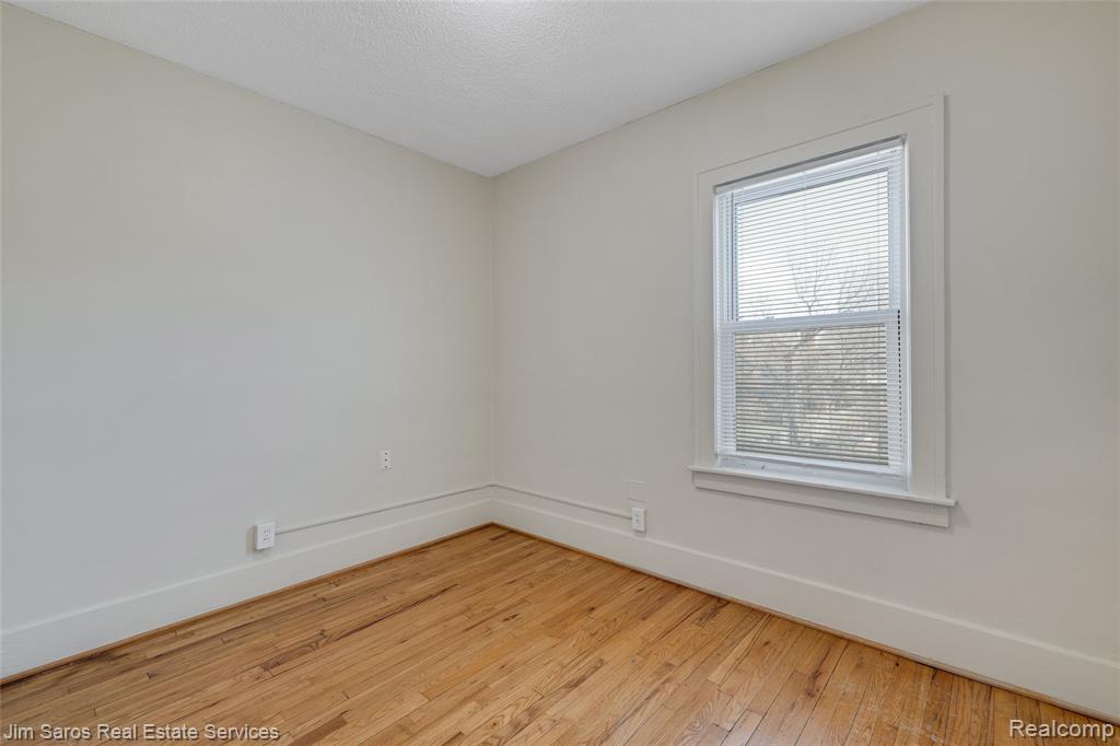 926-928 Nottingham Road Grosse Pointe Park, MI 48230 - Photo 9 of 51