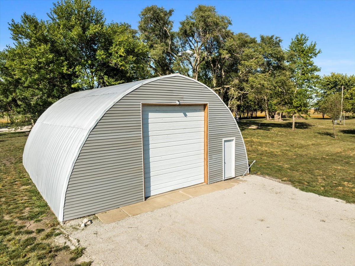 5905 East 1100 N Road Gridley, IL 61744 - Photo 4 of 14