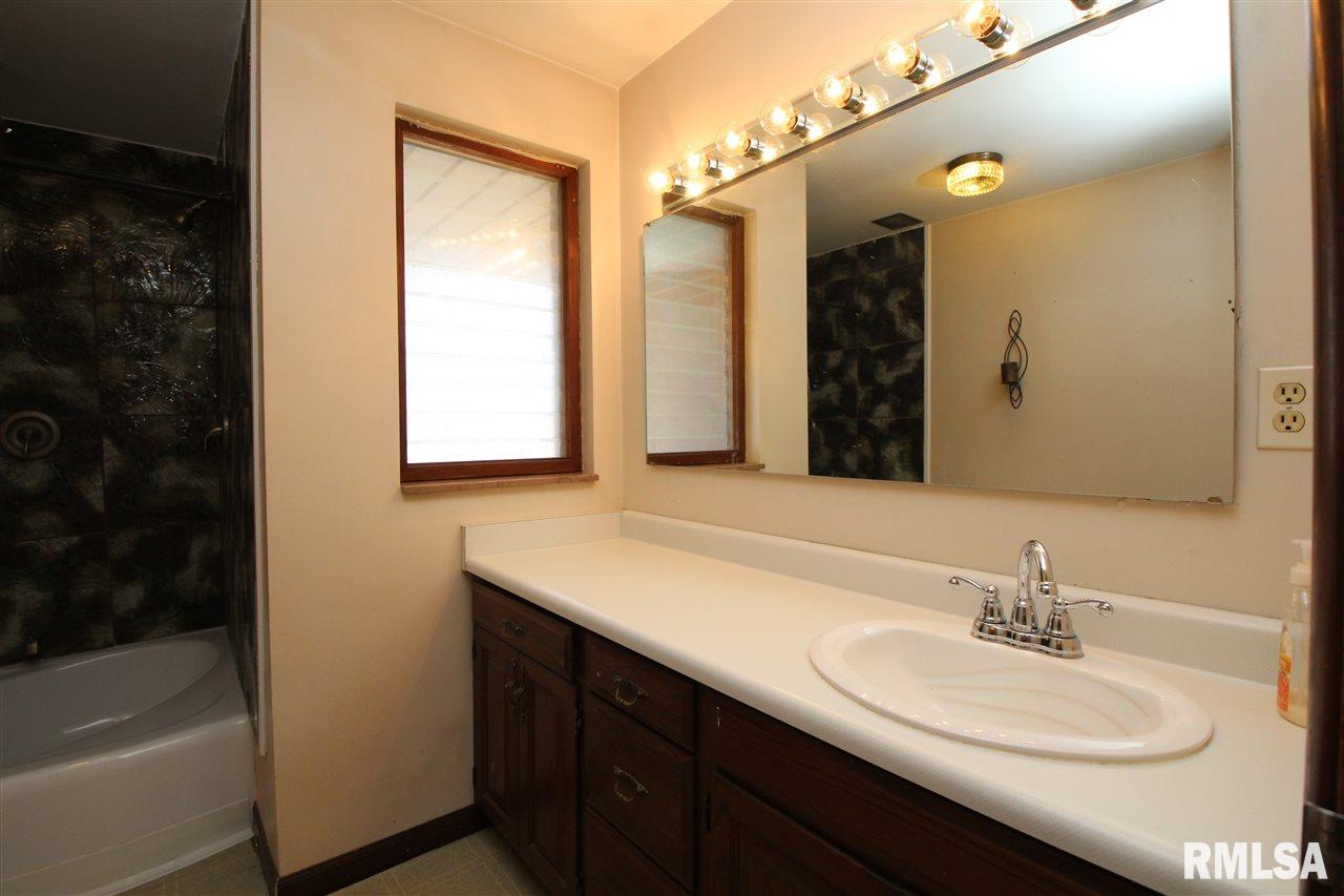 2306 Springfield Road East Peoria, IL 61611 - Photo 16 of 36 Gallery Image 16