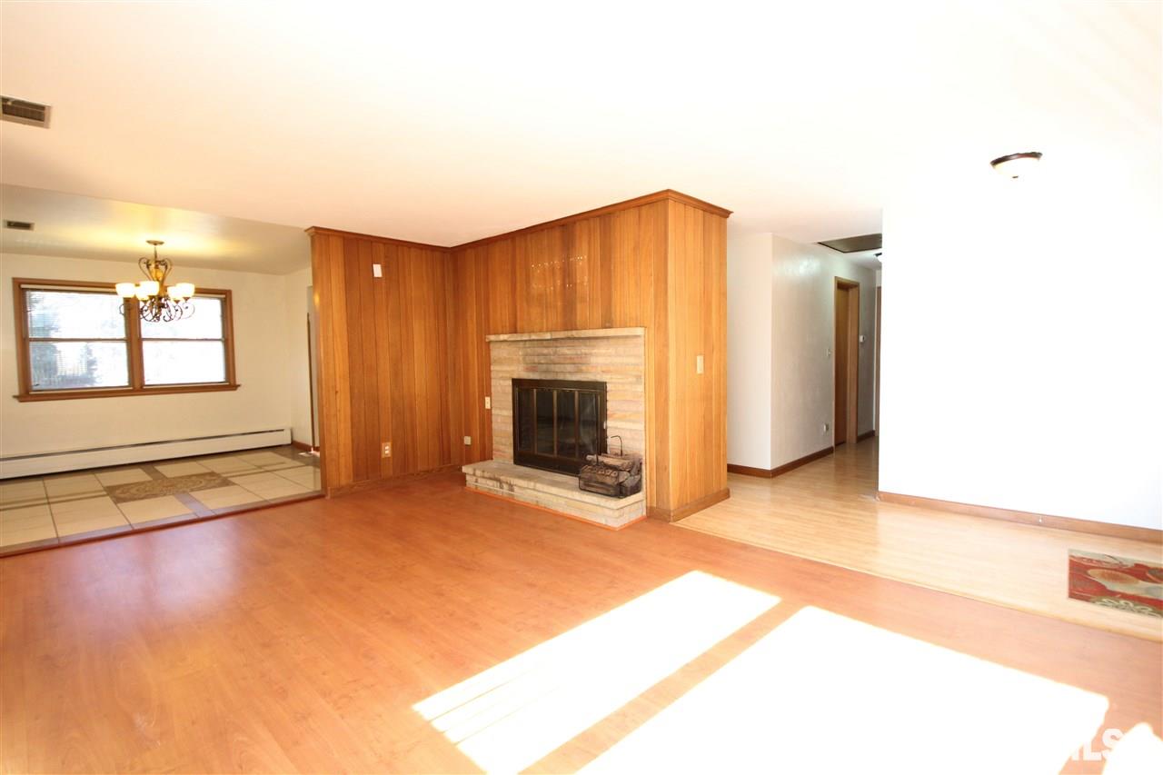 2306 Springfield Road East Peoria, IL 61611 - Photo 4 of 36 Gallery Image 4
