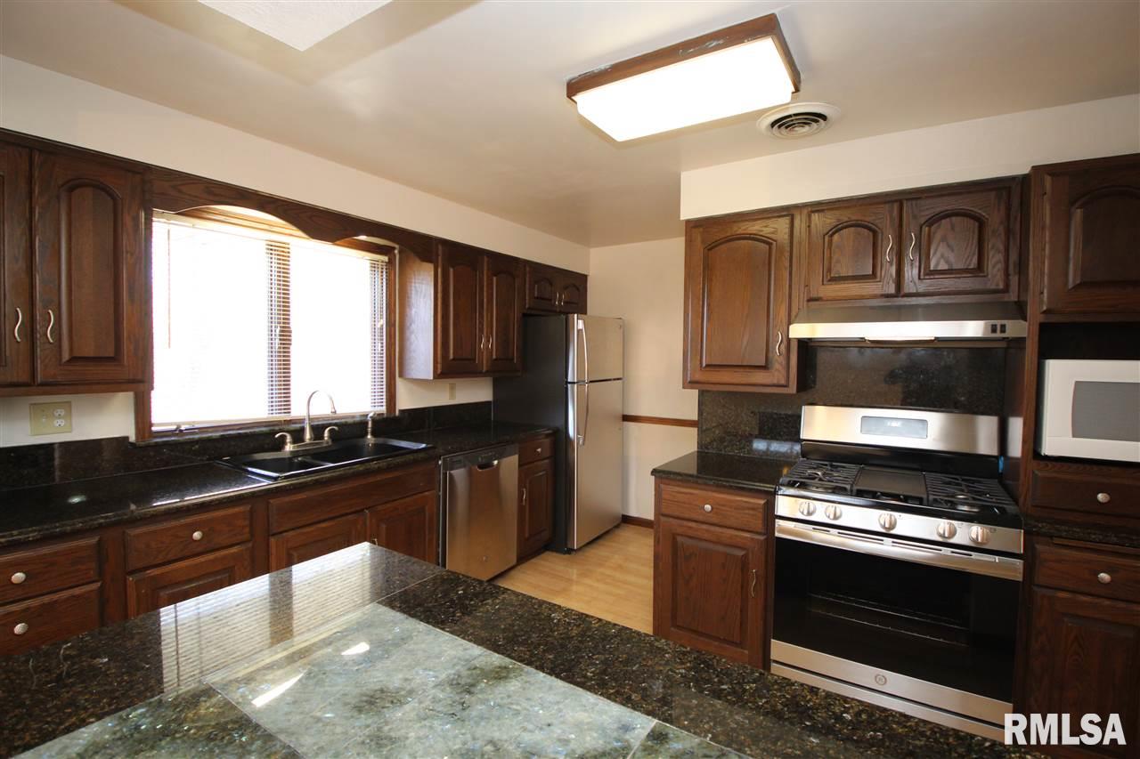 2306 Springfield Road East Peoria, IL 61611 - Photo 10 of 36 Gallery Image 10