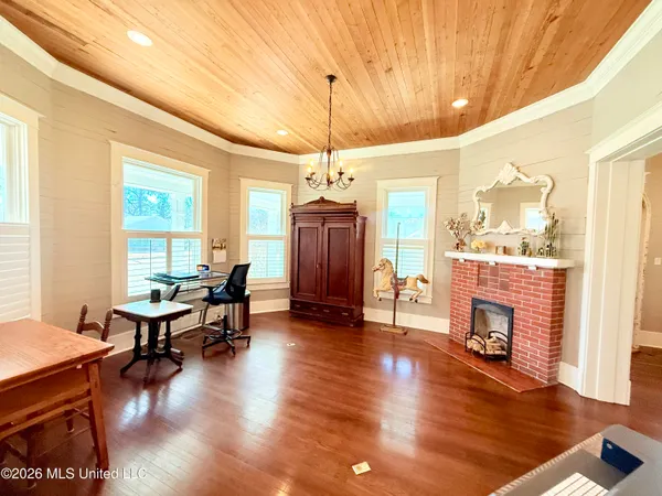 $289,000 | 318 West Chestnut Street, Charleston, MS 38921