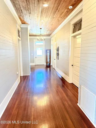 $289,000 | 318 West Chestnut Street, Charleston, MS 38921