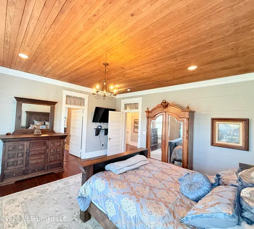 $289,000 | 318 West Chestnut Street, Charleston, MS 38921