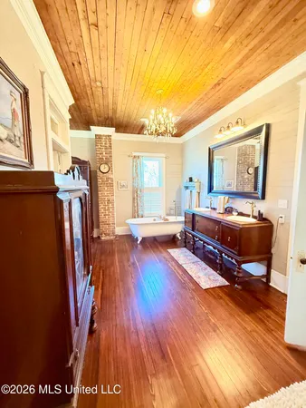 $289,000 | 318 West Chestnut Street, Charleston, MS 38921