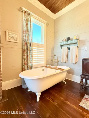 $289,000 | 318 West Chestnut Street, Charleston, MS 38921