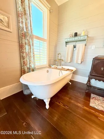 $289,000 | 318 West Chestnut Street, Charleston, MS 38921