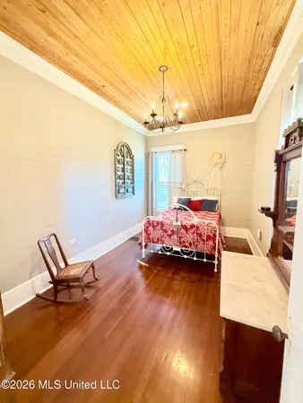 $289,000 | 318 West Chestnut Street, Charleston, MS 38921