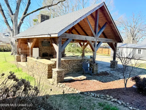 $289,000 | 318 West Chestnut Street, Charleston, MS 38921