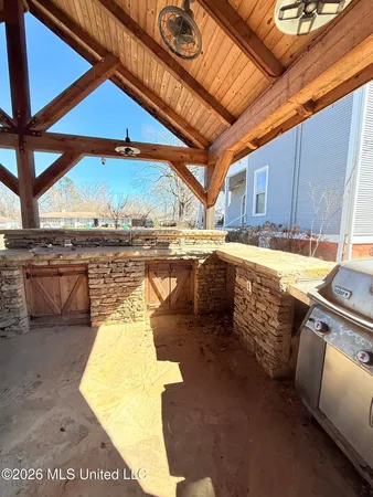 $289,000 | 318 West Chestnut Street, Charleston, MS 38921