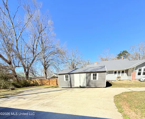 $289,000 | 318 West Chestnut Street, Charleston, MS 38921