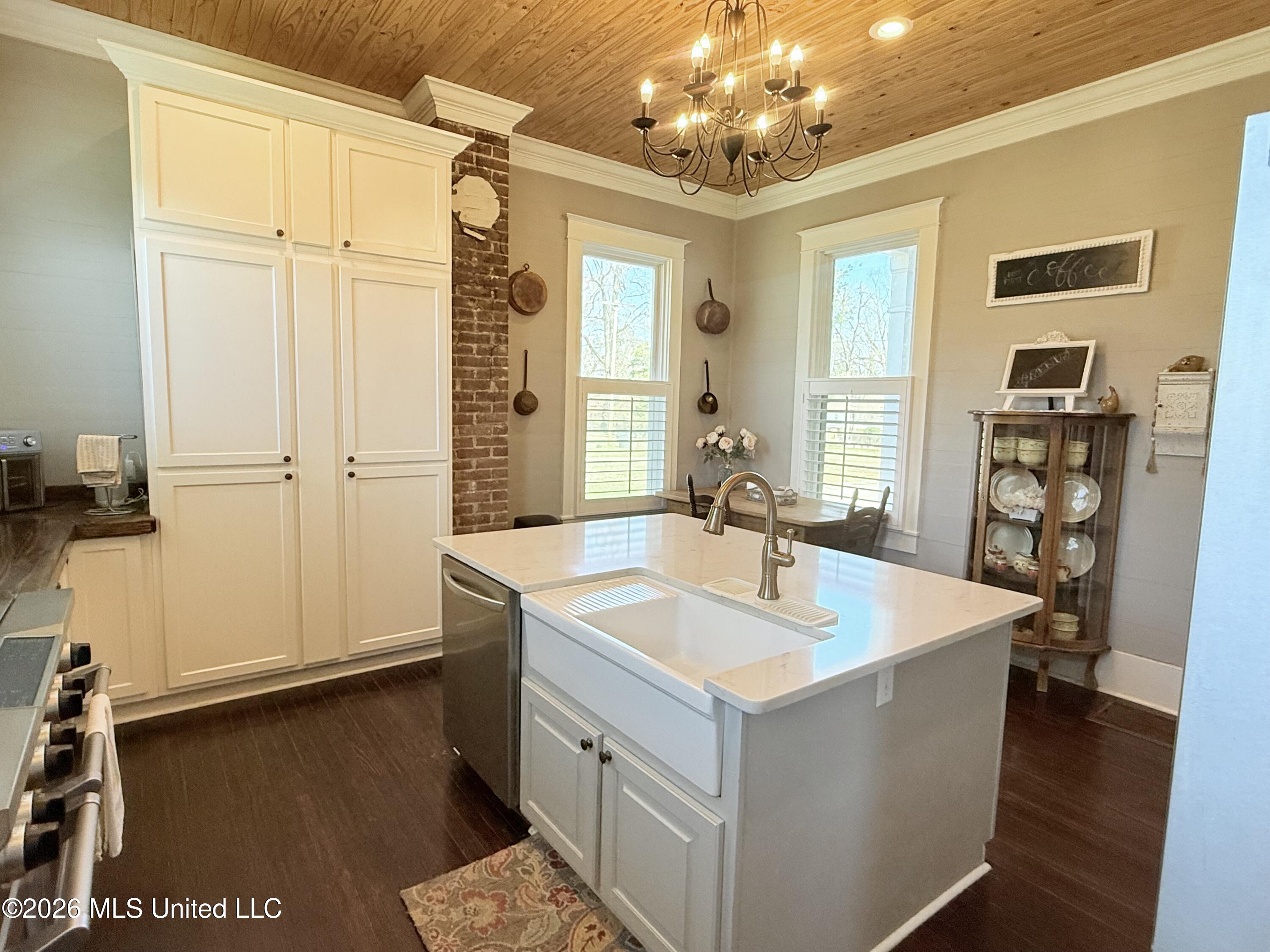 318 West Chestnut Street Charleston, MS 38921 - Photo 9 of 66 IMG_6225