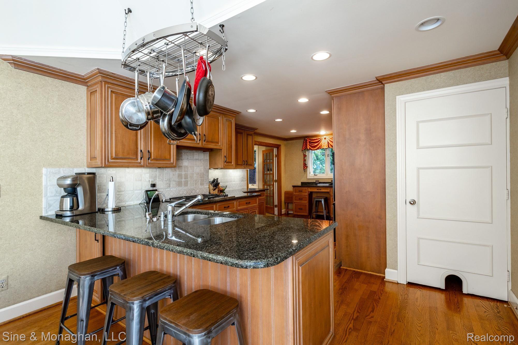 474 Washington Road Grosse Pointe, MI 48230 - Photo 15 of 73 474 Washington S037.jpg