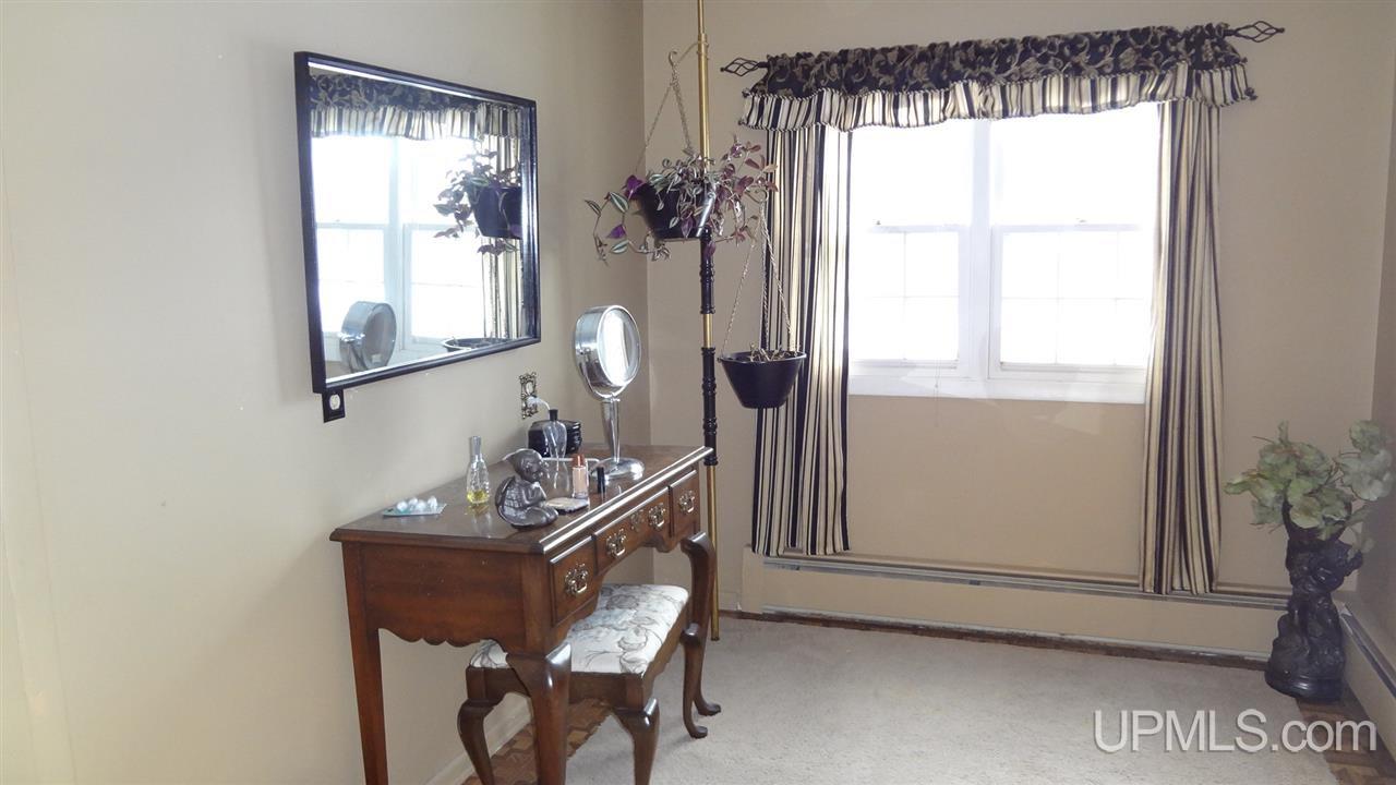 516 Riverside Road Marquette, MI 49855 - Photo 15 of 36