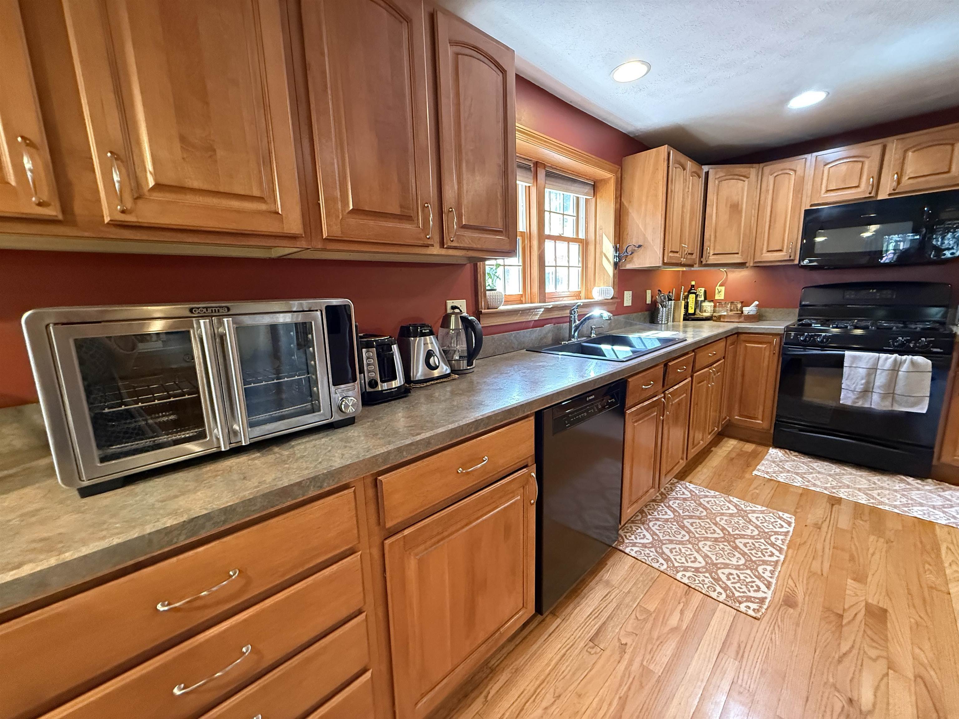59 Mid. Dunstable Road Nashua, NH 03062 - Photo 17 of 49