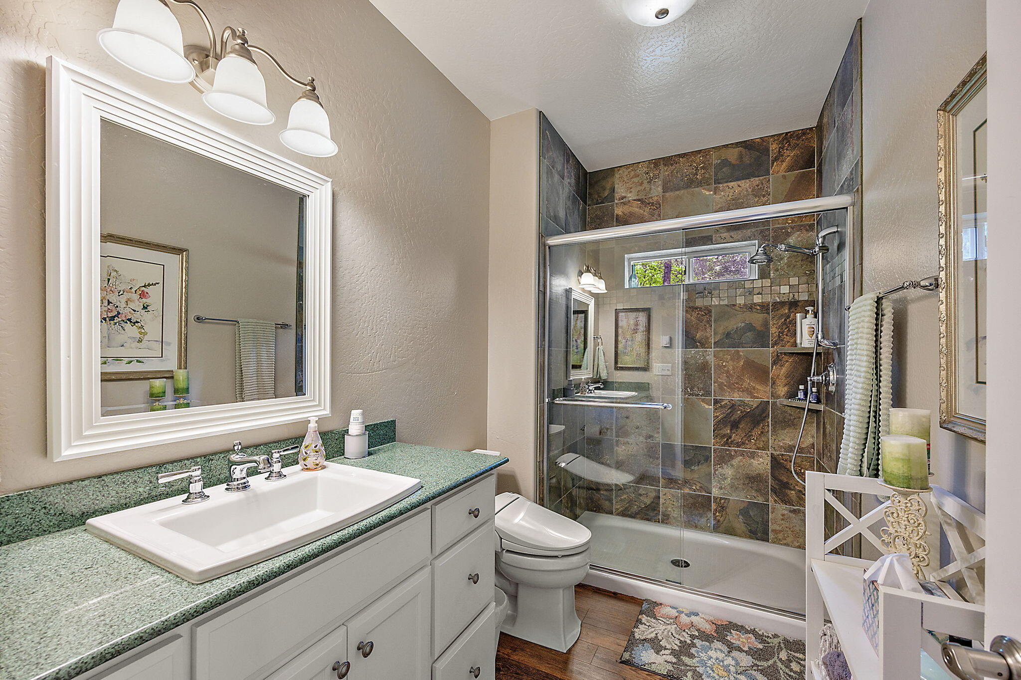 1011 Wren Ridge Drive Eagle Point, OR 97524 - Photo 76 of 89 Guest Unit - Bathroom