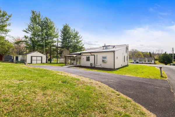 $349,000 | 15 Romaine Lane, Stuarts Draft, VA 24477