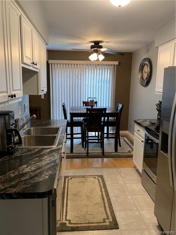 13993 Watersway Drive, Unit 70 Gibraltar, MI 48173 - Photo 10 of 23