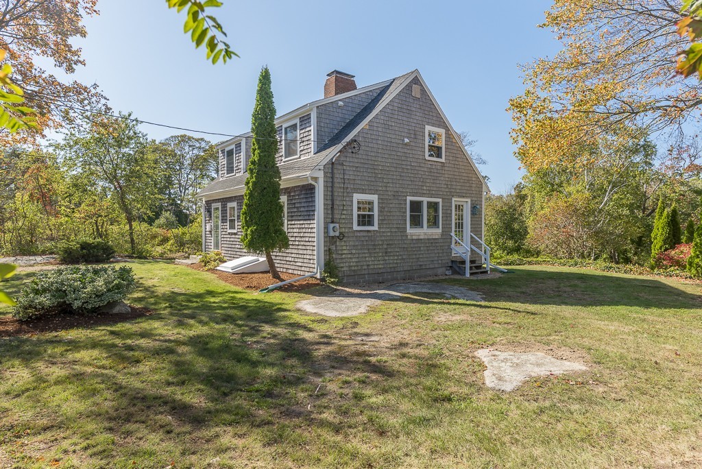 27 Way Road Gloucester, MA 01930 - Photo 15 of 26