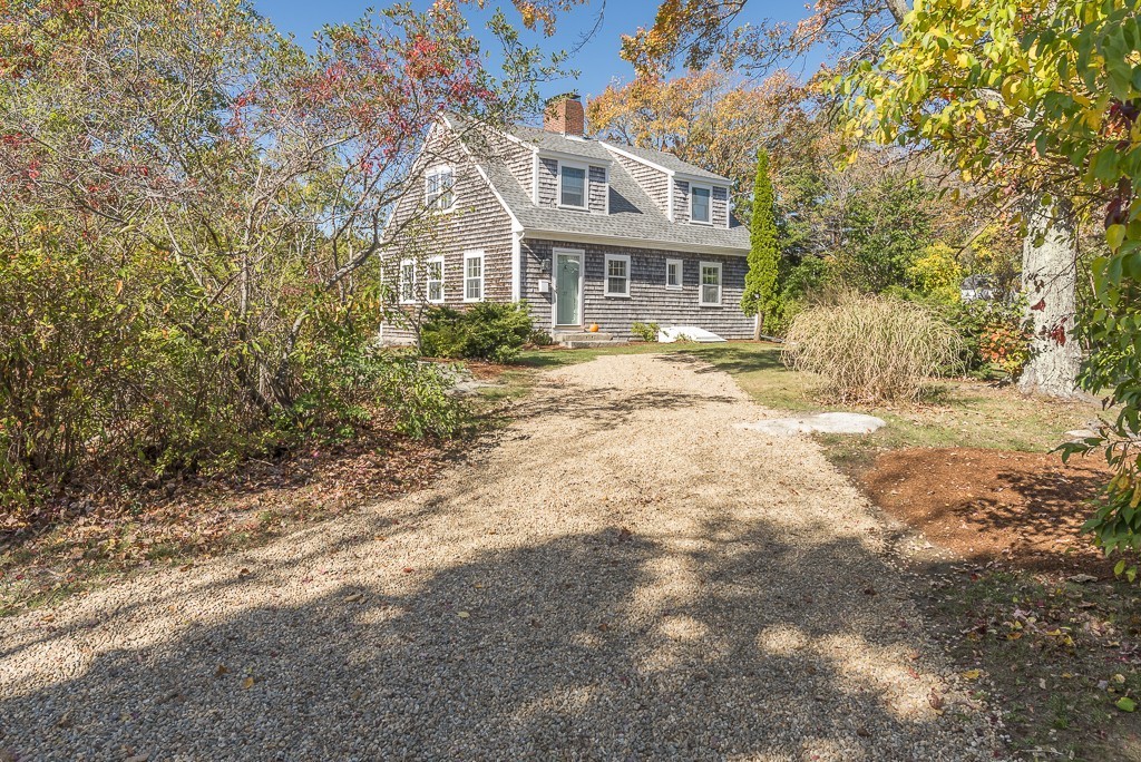 27 Way Road Gloucester, MA 01930 - Photo 2 of 26