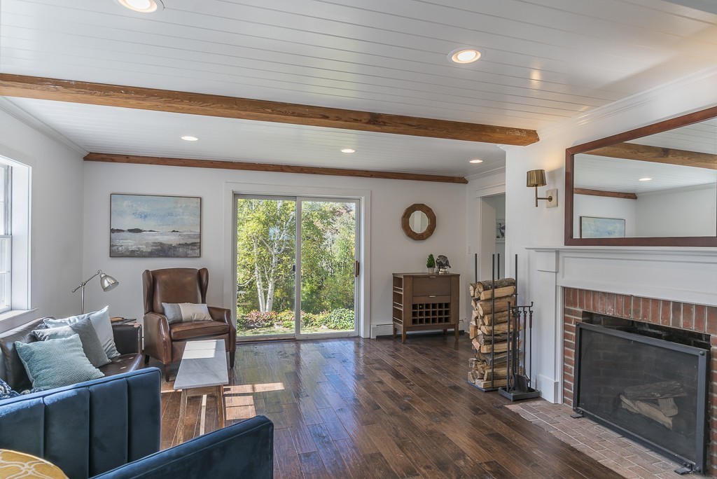 27 Way Road Gloucester, MA 01930 - Photo 5 of 26