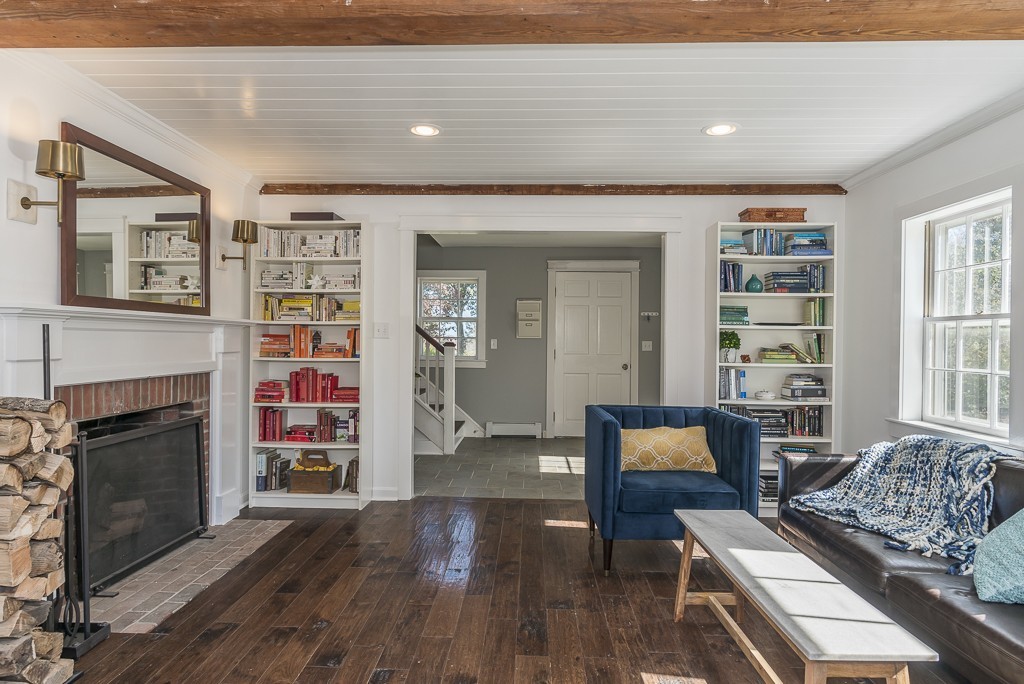 27 Way Road Gloucester, MA 01930 - Photo 7 of 26