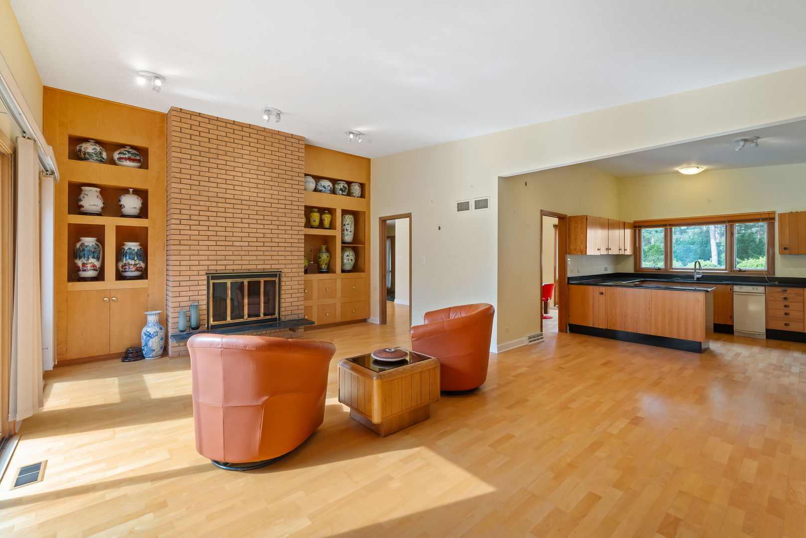 2819 Meyers Road Oak Brook, IL 60523 - Photo 13 of 35 a living room with furniture and a flat screen tv