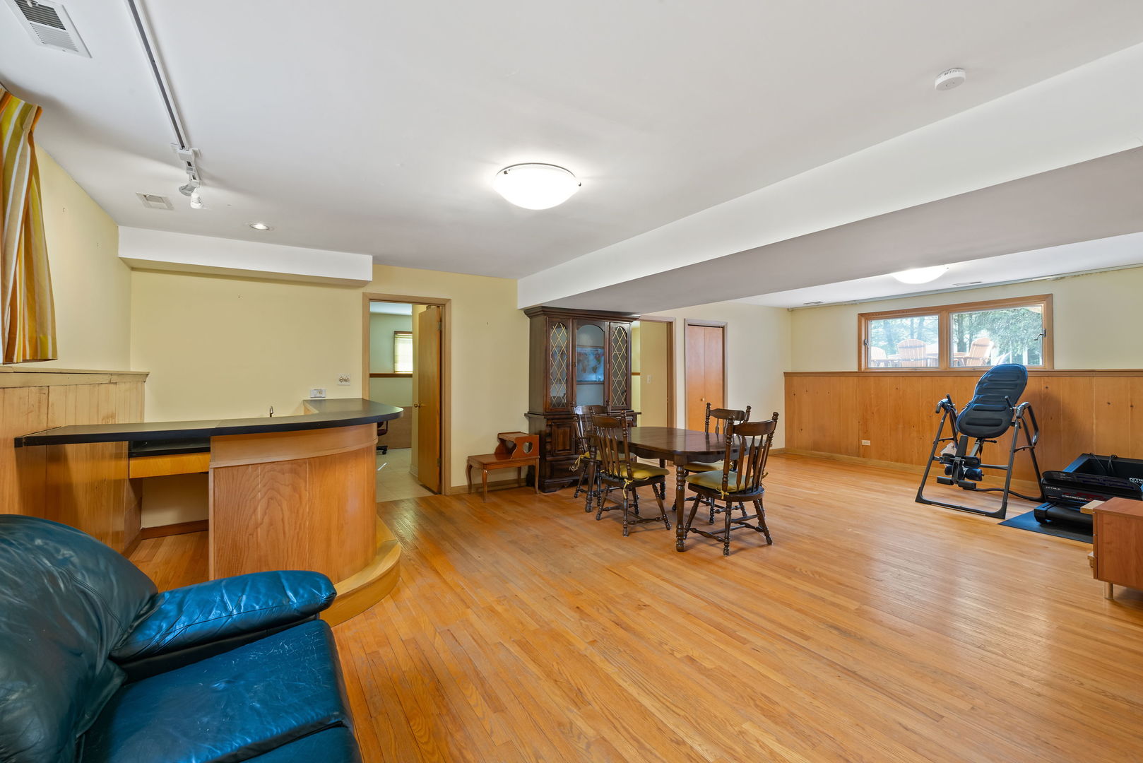 2819 Meyers Road Oak Brook, IL 60523 - Photo 23 of 35 a living room with furniture and wooden floor