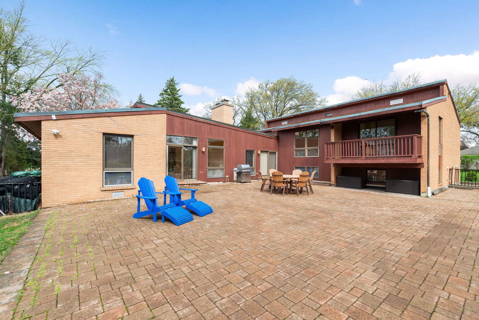 2819 Meyers Road Oak Brook, IL 60523 - Photo 7 of 35 a view of a house with backyard and sitting area