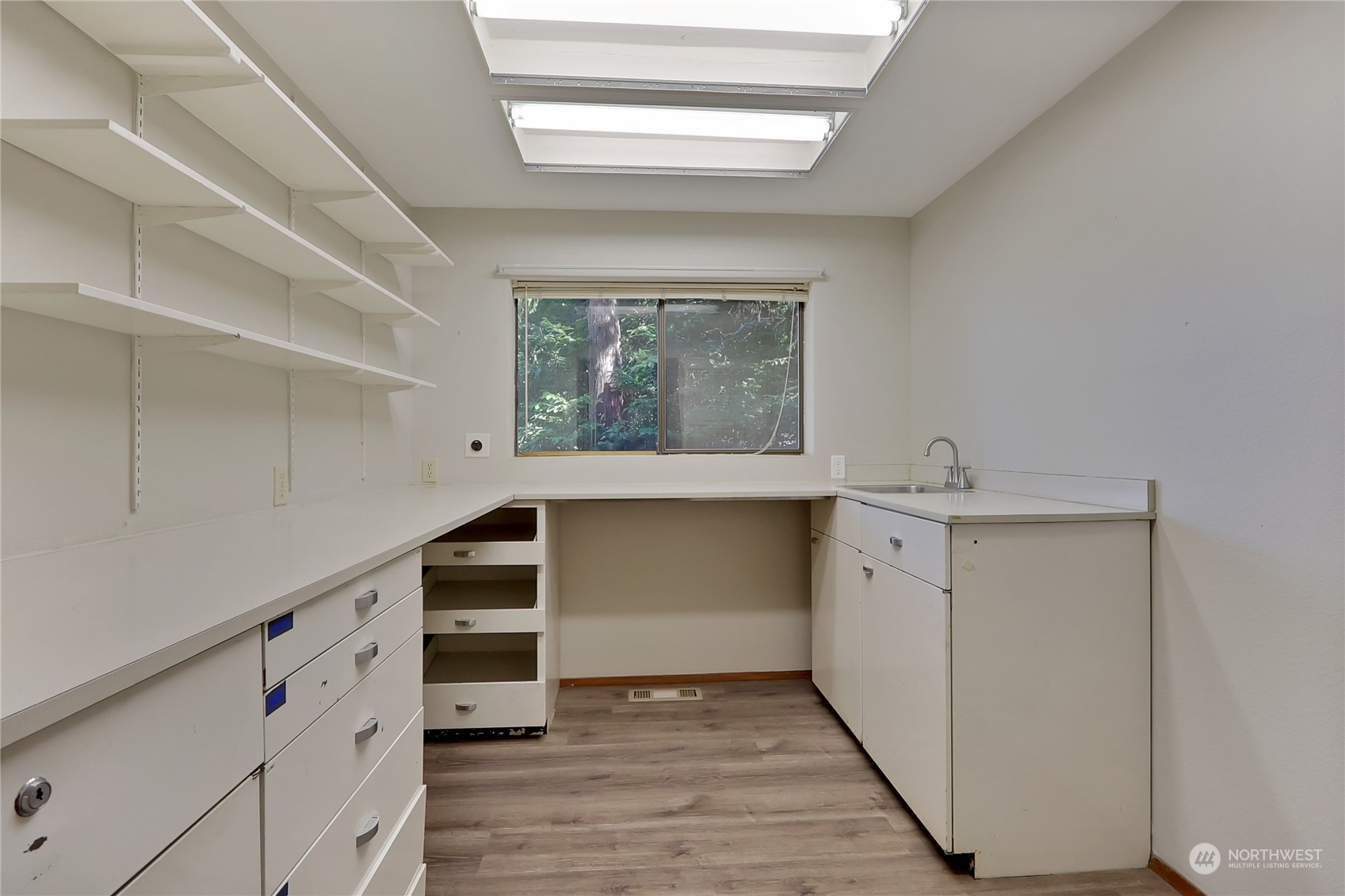 20606 Edwards Road East Lake Tapps, WA 98391 - Photo 11 of 40 a view of an entryway with wooden floor