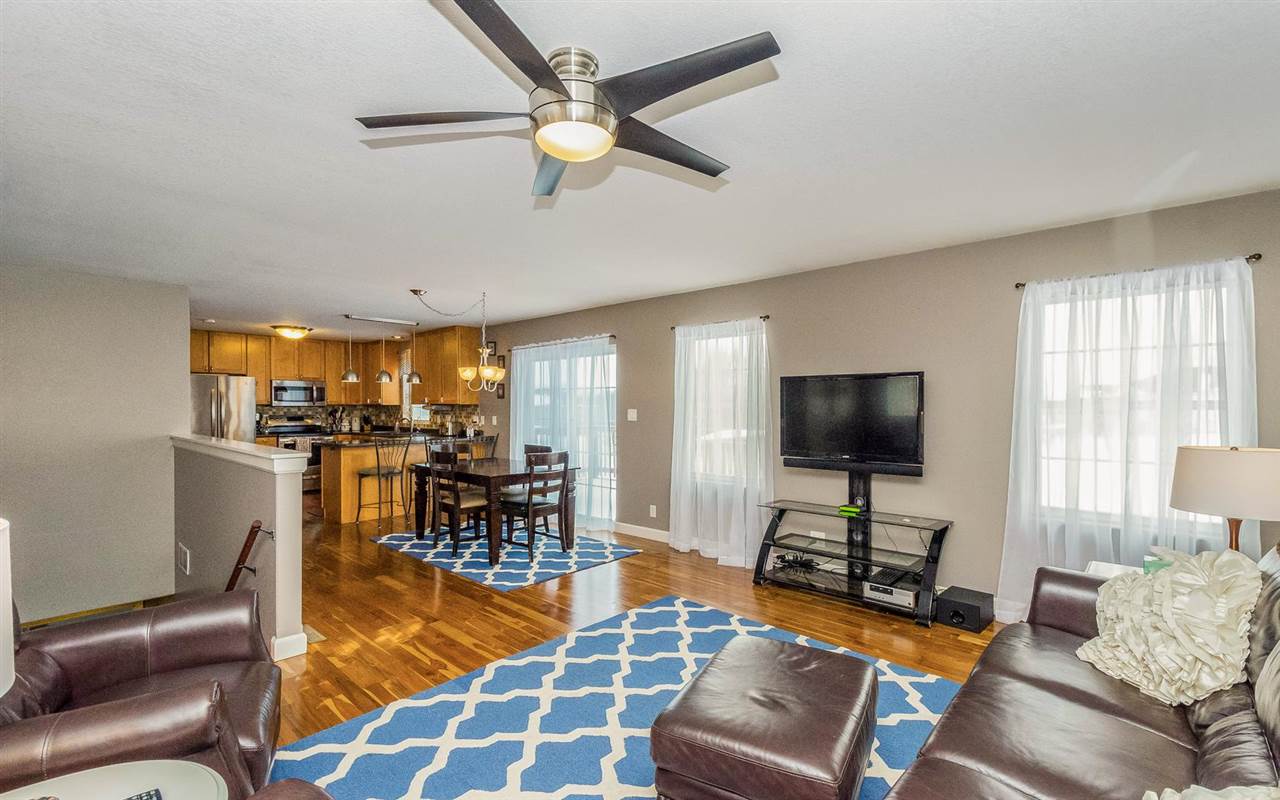 1433 Willow Brook Lane Riverside, IA 52327 - Photo 4 of 20 Gallery Image 4